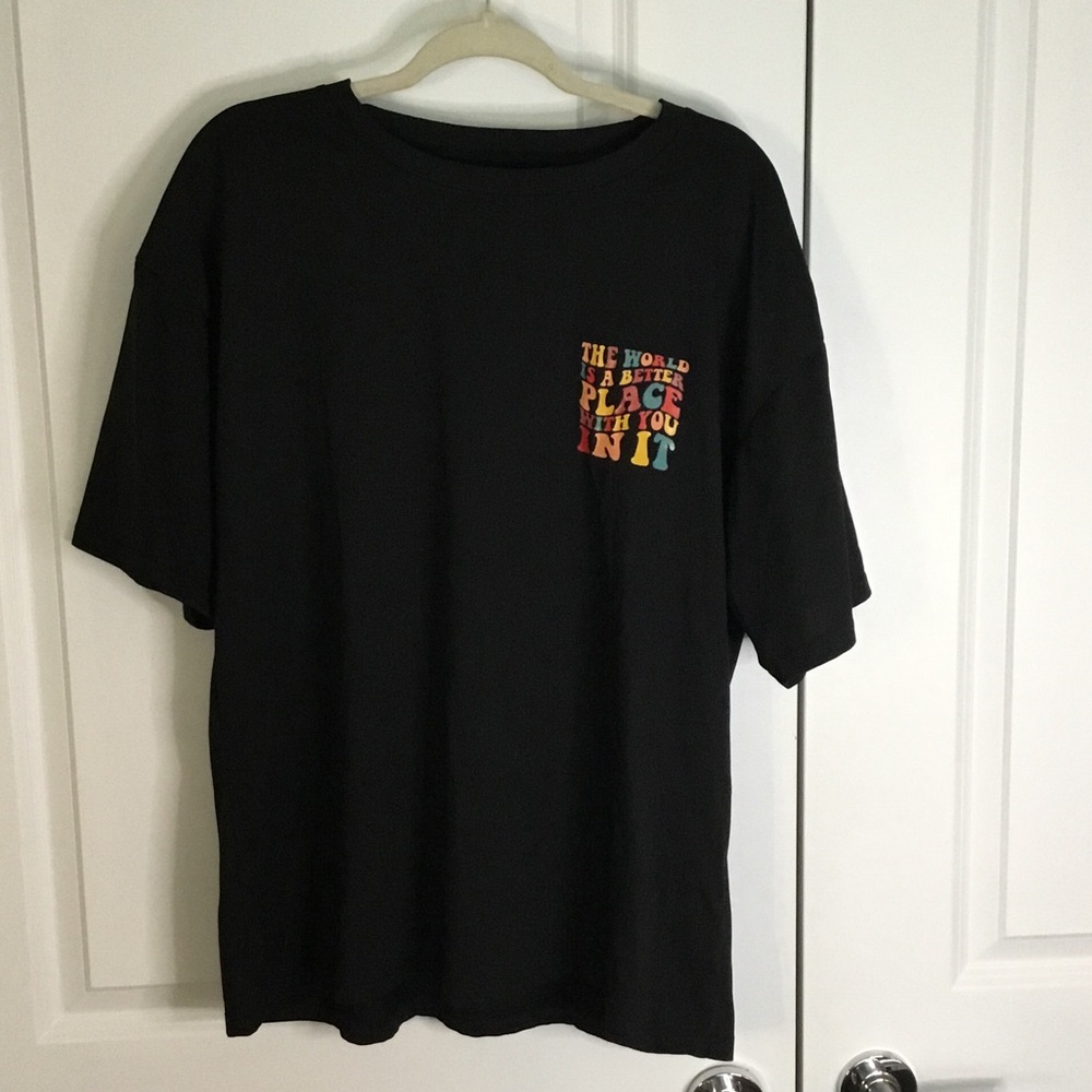 SHEIN Black and Cream Short Sleeve Tee with Graphic Accent